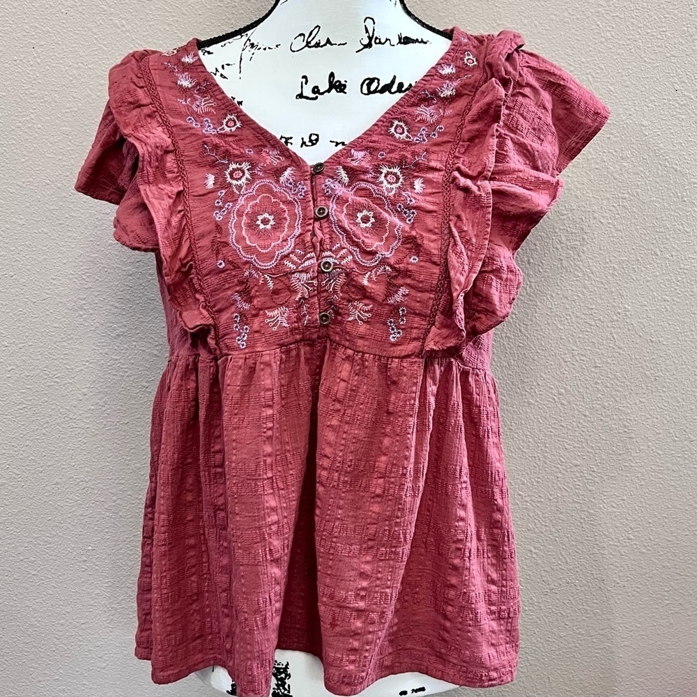 Knox Rose ruffled embroidered top 106